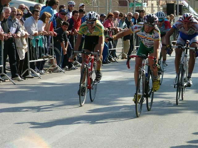 Monte San Giusto - cat Juniores - volata per il quinto posto la spunta Ceccarelli Elia (Sidermec F.lli Vitali)