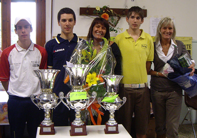 Prato - Pozzarello, il podio con il vincitore Mina Pietro (PAD POZZARELLO SPINAL), secondo Manfredi Andrea (GS VECCHIANO), terzo Lassi Mauro (VC VITAL CENTER)