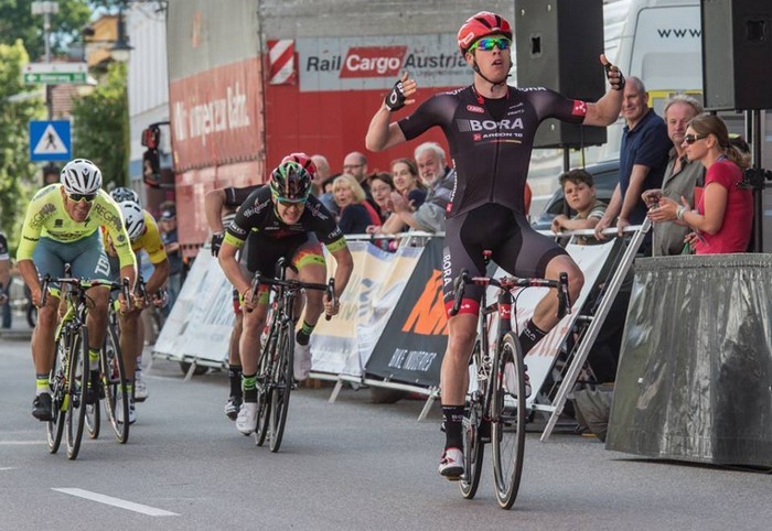 Bauhaus su Ballerini nel volatone della 2 tappa al 7. Oberosterreichrundfahrt