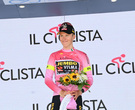 La premiazione della maglia rosa
