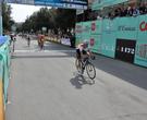 L'arrivo del gruppo Maglia rossa